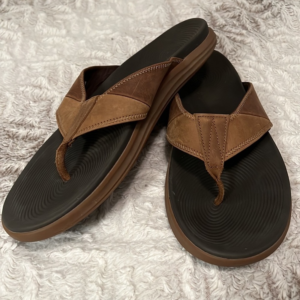 SPERRY men’s leather flip flops